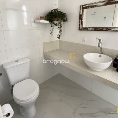 Apartamento com 115m², 3 quartos (sendo 2 suítes), 2 garagens, no bairro Saco dos Limões em Florianópolis