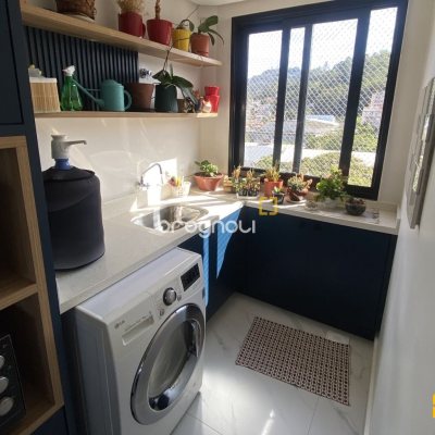 Apartamento com 115m², 3 quartos (sendo 2 suítes), 2 garagens, no bairro Saco dos Limões em Florianópolis