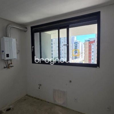 Apartamento com 152m², 3 quartos (sendo 3 suítes), 3 garagens, no bairro Centro em Florianópolis