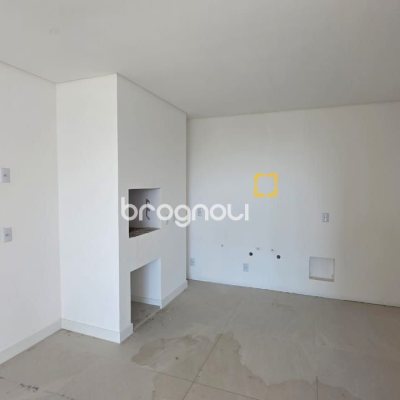 Apartamento com 152m², 3 quartos (sendo 3 suítes), 3 garagens, no bairro Centro em Florianópolis