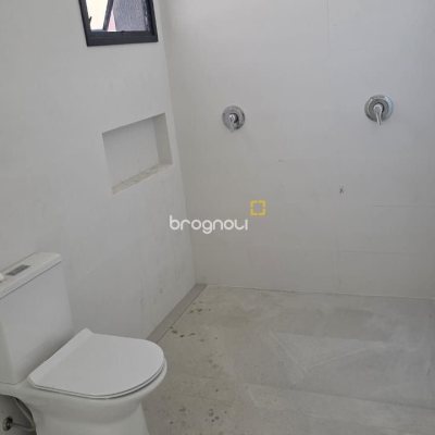 Apartamento com 152m², 3 quartos (sendo 3 suítes), 3 garagens, no bairro Centro em Florianópolis