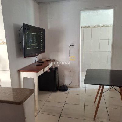 Casa com 103m², 2 quartos, 1 garagem, no bairro Campinas em São José