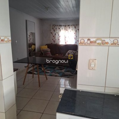 Casa com 103m², 2 quartos, 1 garagem, no bairro Campinas em São José