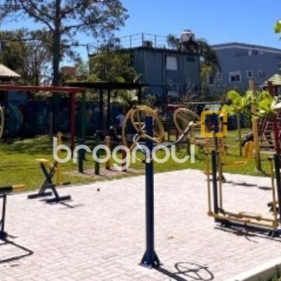 Casa com 119m², 3 quartos (sendo 1 suíte), 2 garagens, no bairro Campeche em Florianópolis