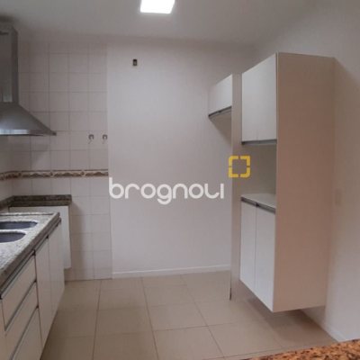 Casa com 119m², 3 quartos (sendo 1 suíte), 2 garagens, no bairro Campeche em Florianópolis