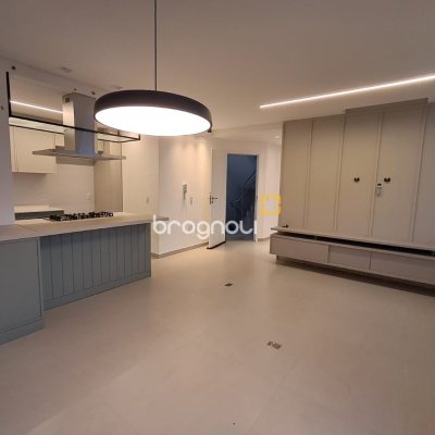 Apartamento com 78m², 2 quartos (sendo 1 suíte), 1 garagem, no bairro Ingleses em Florianópolis