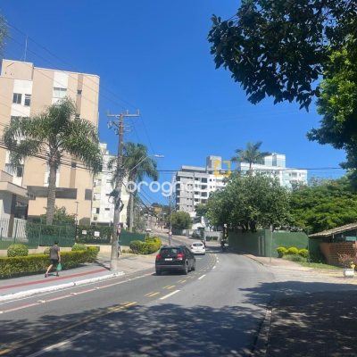Apartamento com 64m², 2 quartos, 1 garagem, no bairro Carvoeira em Florianópolis