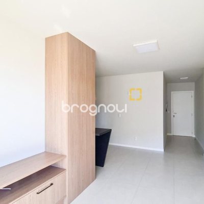 Apartamento com 71m², 2 quartos (sendo 1 suíte), 1 garagem, no bairro Saco Grande em Florianópolis