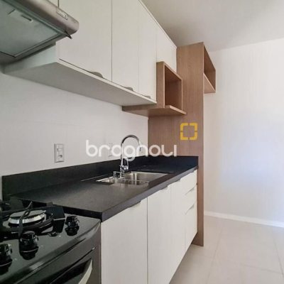 Apartamento com 71m², 2 quartos (sendo 1 suíte), 1 garagem, no bairro Saco Grande em Florianópolis
