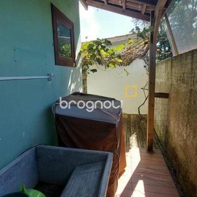 Casa com 103m², 2 quartos (sendo 1 suíte), no bairro Campeche em Florianópolis