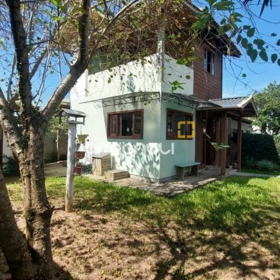 Casa com 103m², 2 quartos (sendo 1 suíte), no bairro Campeche em Florianópolis