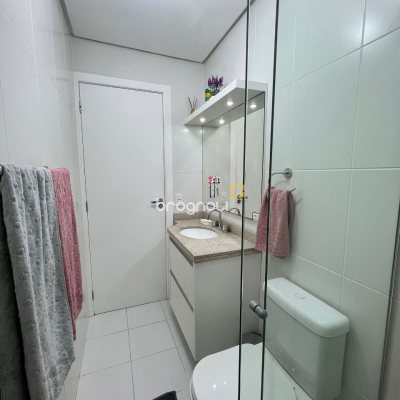 Apartamento com 87m², 3 quartos (sendo 1 suíte), 1 garagem, no bairro Itacorubi em Florianópolis