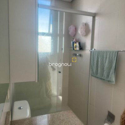 Apartamento com 87m², 3 quartos (sendo 1 suíte), 1 garagem, no bairro Itacorubi em Florianópolis
