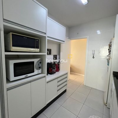 Apartamento com 87m², 3 quartos (sendo 1 suíte), 1 garagem, no bairro Itacorubi em Florianópolis