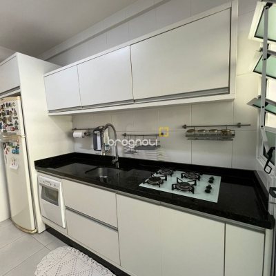 Apartamento com 87m², 3 quartos (sendo 1 suíte), 1 garagem, no bairro Itacorubi em Florianópolis