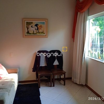 Casa de Condomínio com 301m², 4 quartos (sendo 2 suítes), 2 garagens, no bairro Bosque das Mansões em São José