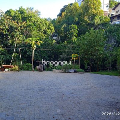 Casa de Condomínio com 301m², 4 quartos (sendo 2 suítes), 2 garagens, no bairro Bosque das Mansões em São José