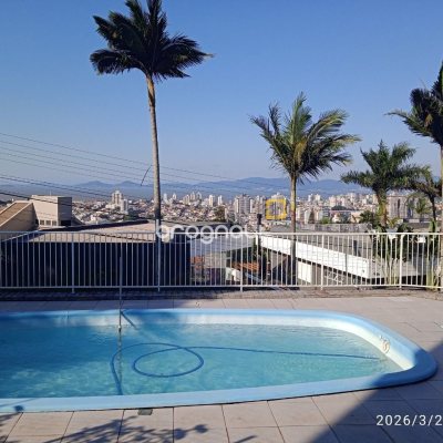 Casa de Condomínio com 301m², 4 quartos (sendo 2 suítes), 2 garagens, no bairro Bosque das Mansões em São José