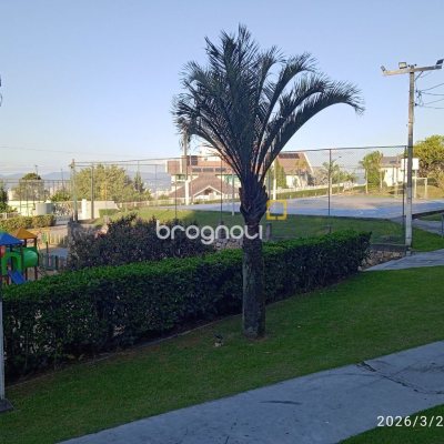 Casa de Condomínio com 301m², 4 quartos (sendo 2 suítes), 2 garagens, no bairro Bosque das Mansões em São José