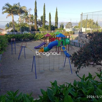 Casa de Condomínio com 301m², 4 quartos (sendo 2 suítes), 2 garagens, no bairro Bosque das Mansões em São José