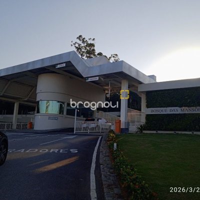Casa de Condomínio com 301m², 4 quartos (sendo 2 suítes), 2 garagens, no bairro Bosque das Mansões em São José
