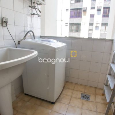 Apartamento com 69m², 2 quartos, 1 garagem, no bairro Centro em Florianópolis
