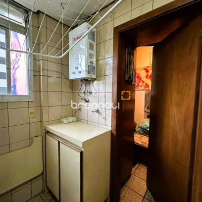 Apartamento com 231m², 4 quartos (sendo 2 suítes), 2 garagens, no bairro Centro em Florianópolis