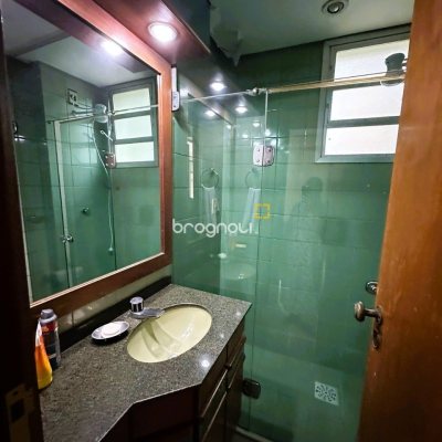 Apartamento com 231m², 4 quartos (sendo 2 suítes), 2 garagens, no bairro Centro em Florianópolis