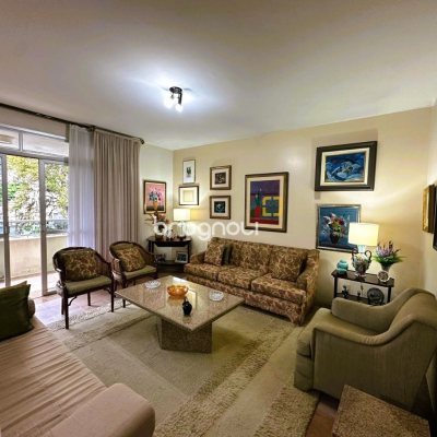 Apartamento com 231m², 4 quartos (sendo 2 suítes), 2 garagens, no bairro Centro em Florianópolis