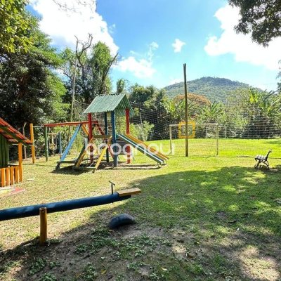 Casa com 340m², 5 quartos (sendo 5 suítes), 2 garagens, no bairro Rio Tavares em Florianópolis