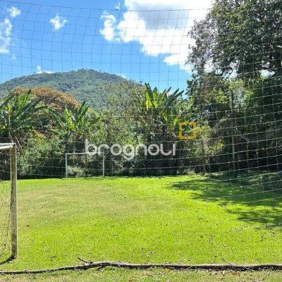Casa com 340m², 5 quartos (sendo 5 suítes), 2 garagens, no bairro Rio Tavares em Florianópolis