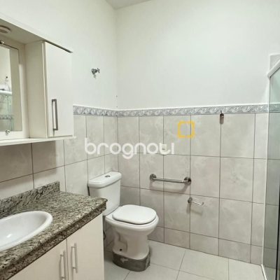 Casa com 340m², 5 quartos (sendo 5 suítes), 2 garagens, no bairro Rio Tavares em Florianópolis