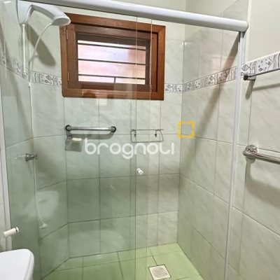 Casa com 340m², 5 quartos (sendo 5 suítes), 2 garagens, no bairro Rio Tavares em Florianópolis