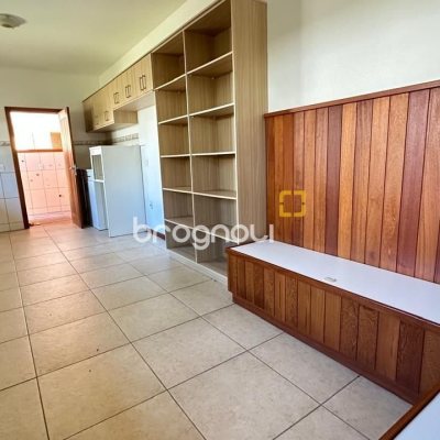 Casa com 340m², 5 quartos (sendo 5 suítes), 2 garagens, no bairro Rio Tavares em Florianópolis
