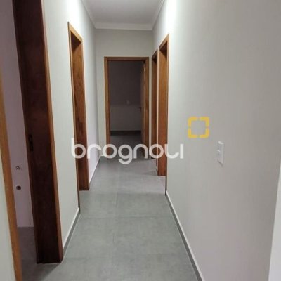 Casa com 83m², 3 quartos (sendo 1 suíte), 2 garagens, no bairro Bela Vista em Palhoça