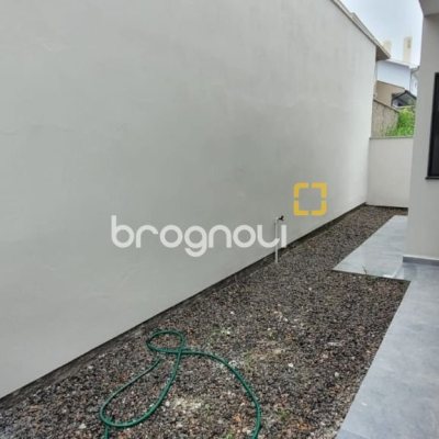 Casa com 83m², 3 quartos (sendo 1 suíte), 2 garagens, no bairro Bela Vista em Palhoça