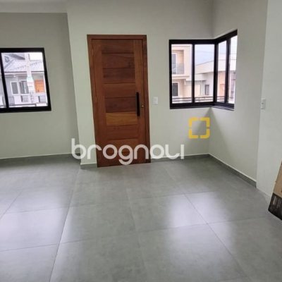 Casa com 83m², 3 quartos (sendo 1 suíte), 2 garagens, no bairro Bela Vista em Palhoça