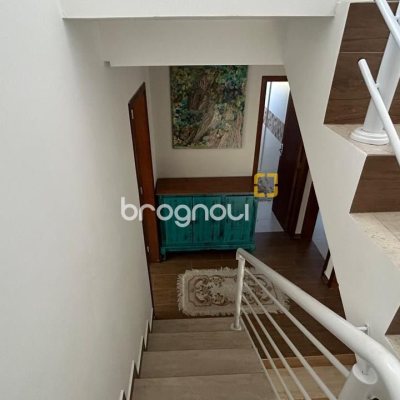 Casa com 180m², 3 quartos (sendo 3 suítes), 2 garagens, no bairro Ingleses em Florianópolis