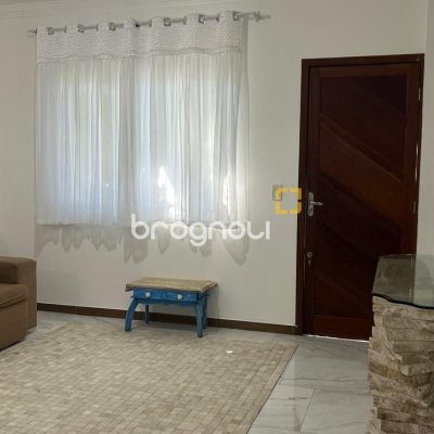 Casa com 180m², 3 quartos (sendo 3 suítes), 2 garagens, no bairro Ingleses em Florianópolis