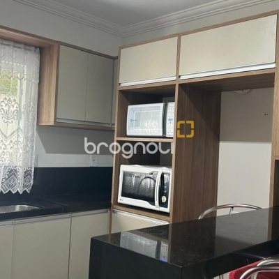 Casa com 180m², 3 quartos (sendo 3 suítes), 2 garagens, no bairro Ingleses em Florianópolis