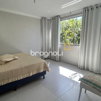 Casa com 180m², 3 quartos (sendo 3 suítes), 2 garagens, no bairro Ingleses em Florianópolis