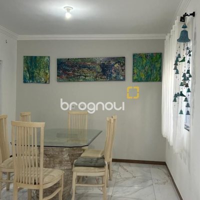 Casa com 180m², 3 quartos (sendo 3 suítes), 2 garagens, no bairro Ingleses em Florianópolis