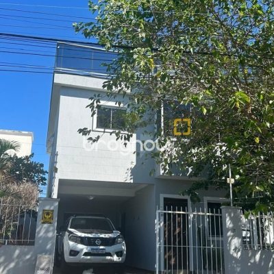 Casa com 180m², 3 quartos (sendo 3 suítes), 2 garagens, no bairro Ingleses em Florianópolis