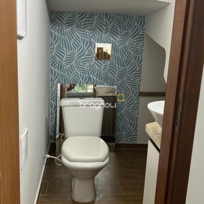 Casa com 180m², 3 quartos (sendo 3 suítes), 2 garagens, no bairro Ingleses em Florianópolis