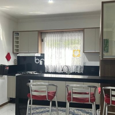 Casa com 180m², 3 quartos (sendo 3 suítes), 2 garagens, no bairro Ingleses em Florianópolis