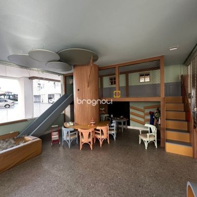 Apartamento com 85m², 3 quartos (sendo 1 suíte), 2 garagens, no bairro Capoeiras em Florianópolis