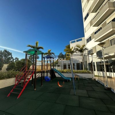 Apartamento com 85m², 3 quartos (sendo 1 suíte), 2 garagens, no bairro Capoeiras em Florianópolis