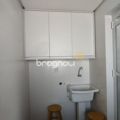 Apartamento com 85m², 3 quartos (sendo 1 suíte), 2 garagens, no bairro Capoeiras em Florianópolis