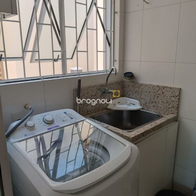 Apartamento com 99m², 2 quartos (sendo 2 suítes), 2 garagens, no bairro Santinho em Florianópolis
