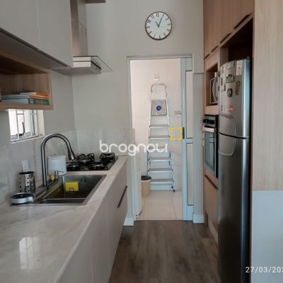 Apartamento com 99m², 2 quartos (sendo 2 suítes), 2 garagens, no bairro Santinho em Florianópolis